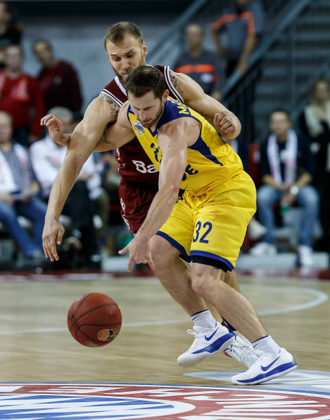 夺日益激烈 夺日益激烈